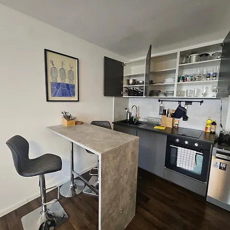 Ehrenfeld - Bright 32m2 Flat Κολωνία