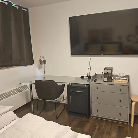 Ehrenfeld - Bright 32m2 Flat *