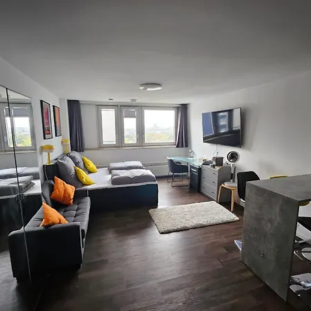 Ehrenfeld - Bright 32m2 Flat *