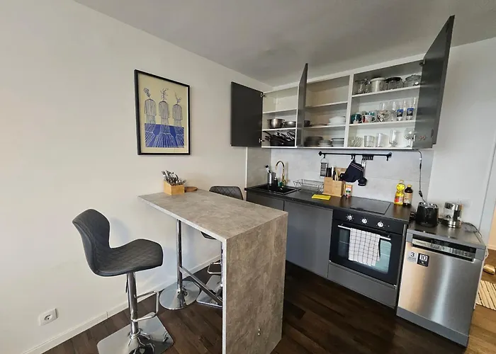 Ehrenfeld - Bright 32m2 Flat Keulen