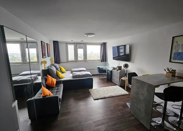 Ehrenfeld - Bright 32m2 Flat *